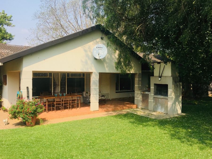 4 Bedroom Property for Sale in Flamwood North West